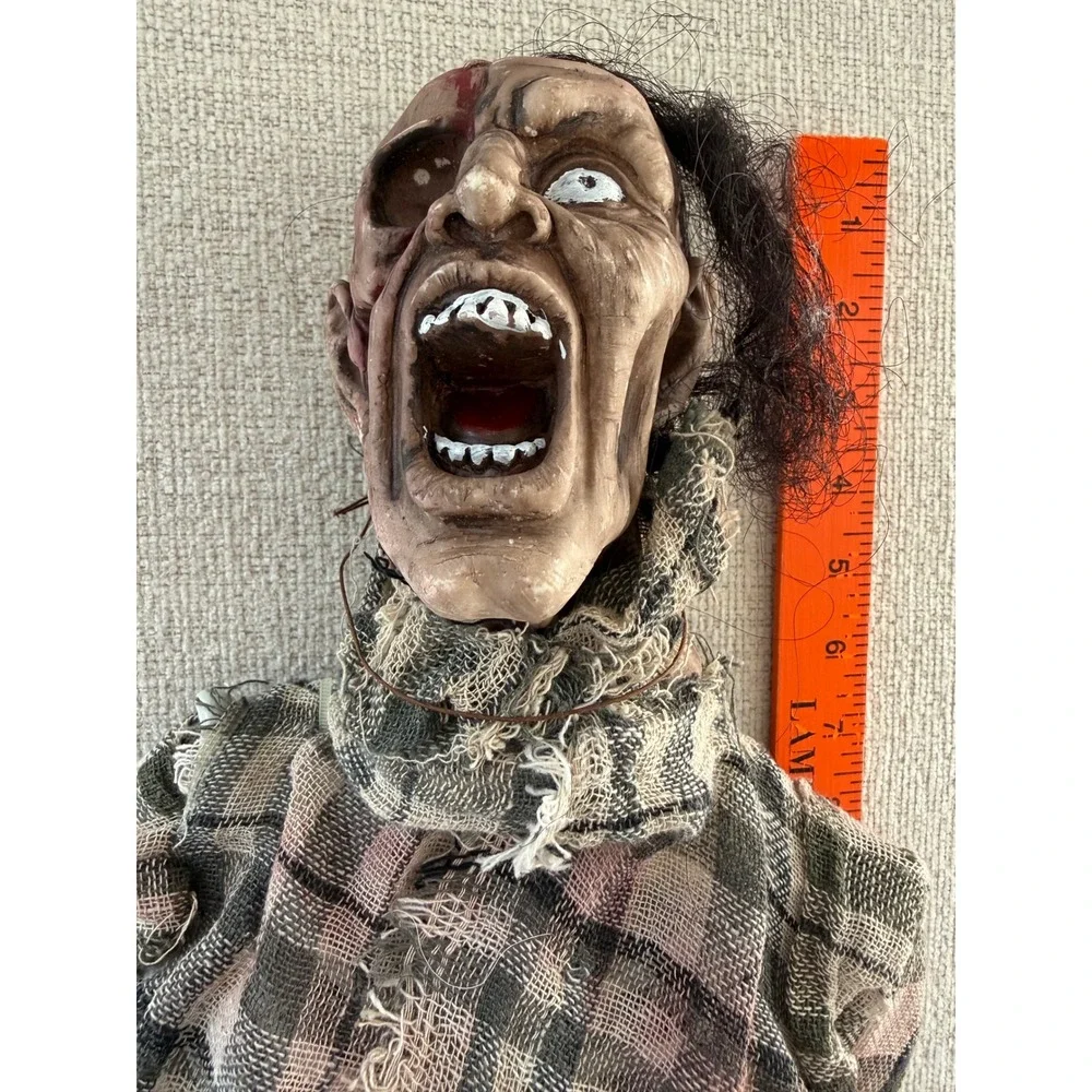 Zombie Torso Halloween Prop Severed Head Horror Haunted House Decor Screaming